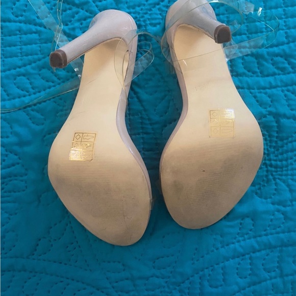 Heels - Picture 3 of 3